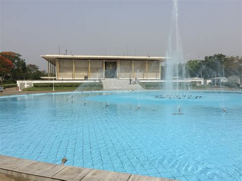 hotels near american embassy delhi
